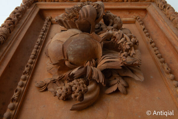 Segle XVIII - Talla floral de fusta. Escultura de Grinling Gibbons